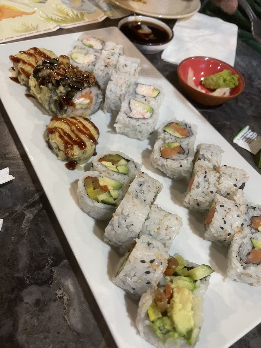 Sushi & Bowls-8